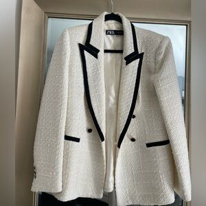 Zara white with black trim women’s blazer